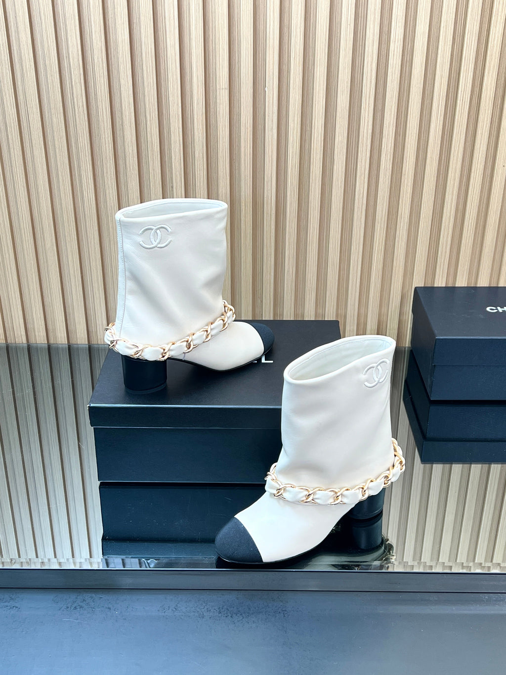 CHANEL 25S LOW BOOTS 65MM IN WHITE CALFSKIN GOLD HARDWRE