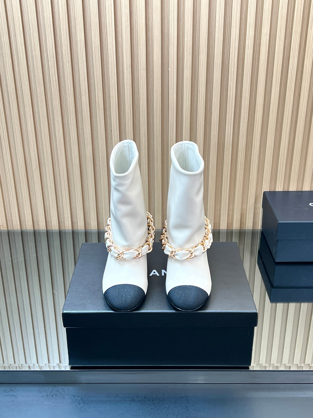 CHANEL 25S LOW BOOTS 65MM IN WHITE CALFSKIN GOLD HARDWRE