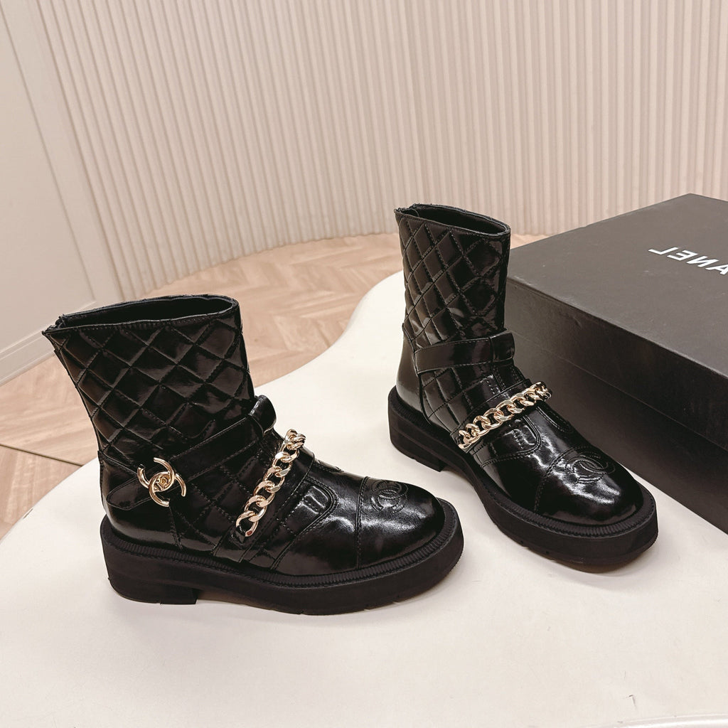 CHANEL ANKLE BOOTS 25S IN BLACK SHINY LAMBSKIN WITH GOLD HARDWARE