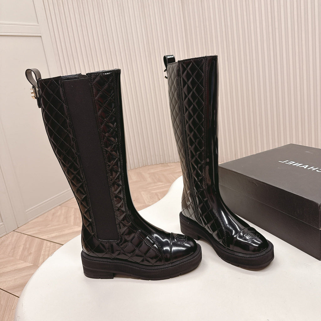 CHANEL KNEE-HIGH BOOTS 25S IN BLACK GLOSSY LAMBSKIN