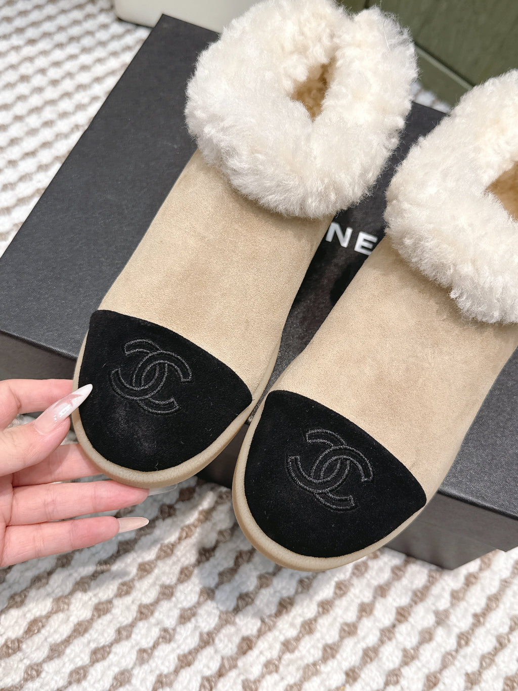 CHANEL 25S SHORT SUEDE BOOTS IN BEIGE AND BLACK WITH SHEEPSKIN LINING