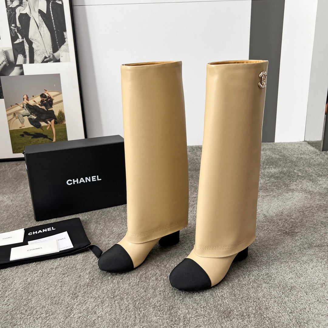 CHANEL 25S HIGH BOOTS 55MM IN CARAMEL BEIGE CALFSKIN AND BLACK CANVAS GOLD HARDWRE