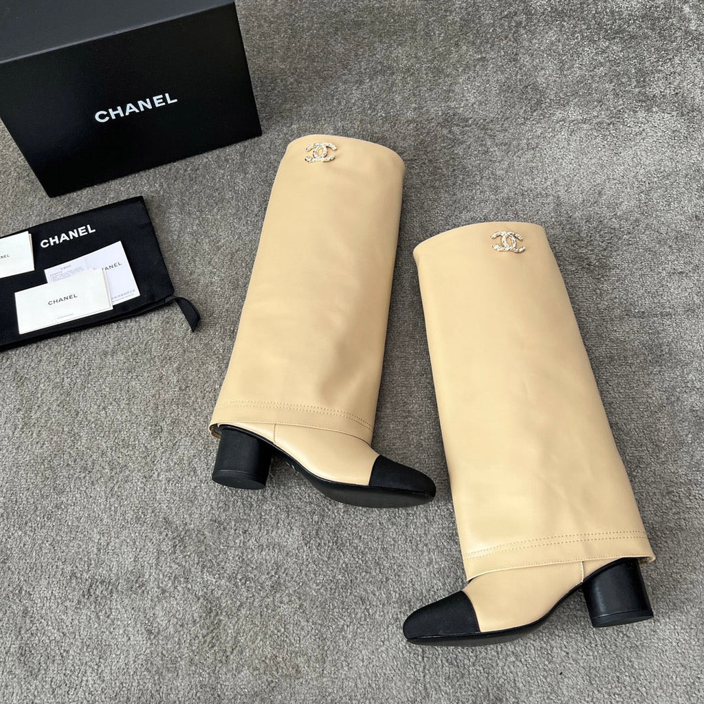 CHANEL 25S HIGH BOOTS 55MM IN CARAMEL BEIGE CALFSKIN AND BLACK CANVAS GOLD HARDWRE
