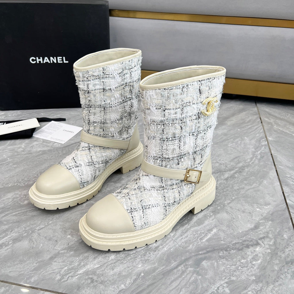 CHANEL 25S MID-CALF BOOTS 45MM IN BEIGE CALFSKIN AND WHITE TWEED GOLD HARDWARE