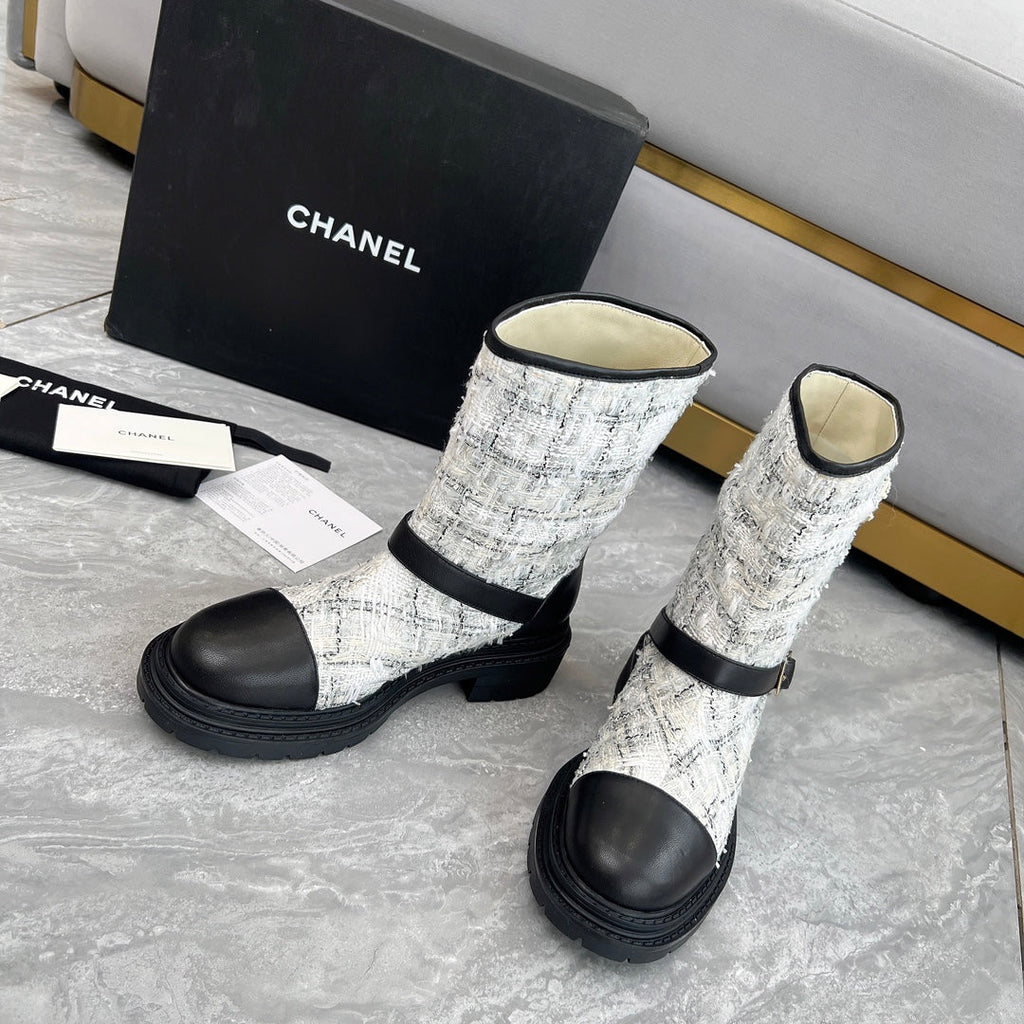 CHANEL 25S MID-CALF BOOTS 45MM IN BLACK CALFSKIN AND WHITE TWEED GOLD HARDWRE